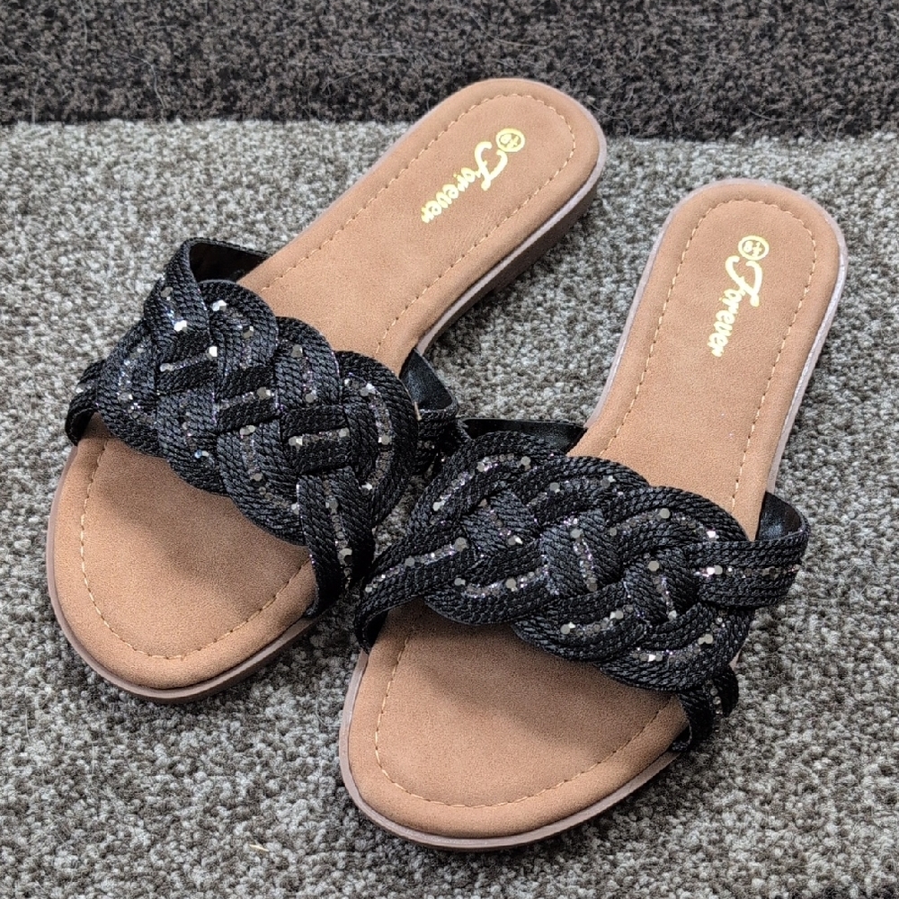 NWOT Forever Link Black and Tan Braided Sandals